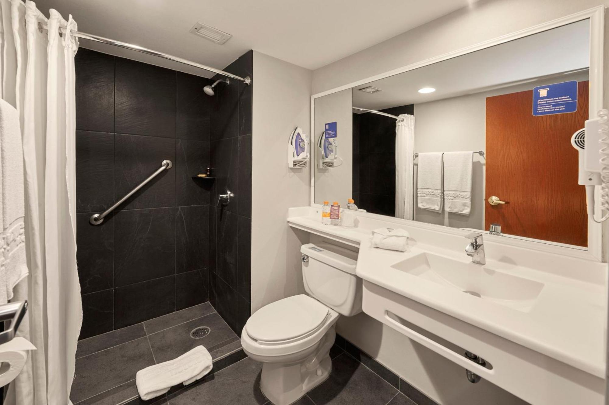 City Express Plus By Marriott Cancun Aeropuerto Riviera Extérieur photo