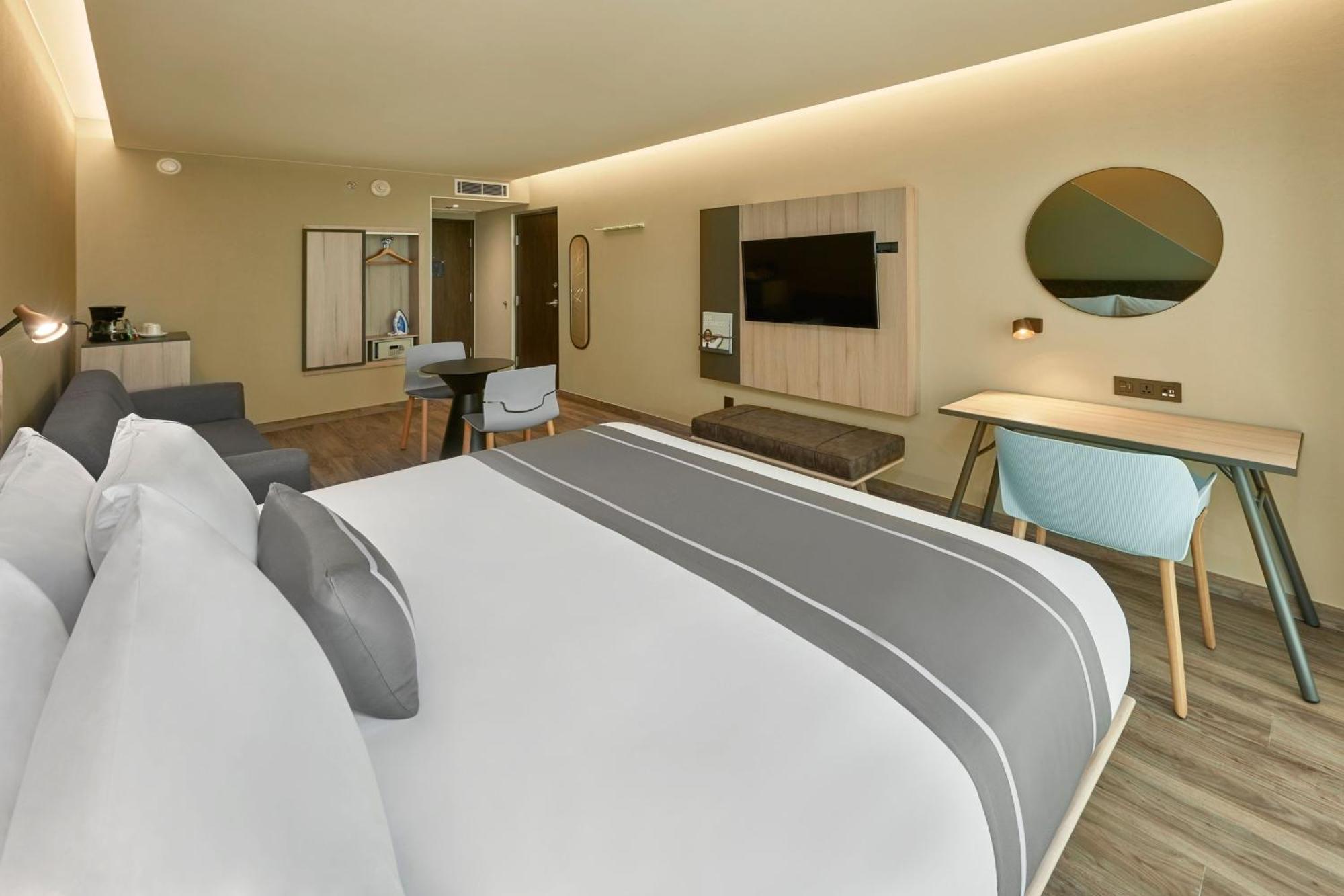 City Express Plus By Marriott Cancun Aeropuerto Riviera Extérieur photo