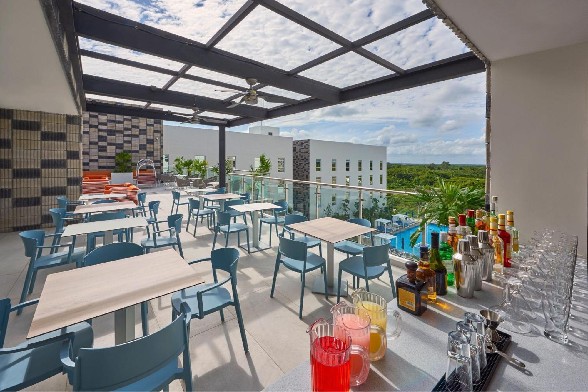 City Express Plus By Marriott Cancun Aeropuerto Riviera Extérieur photo