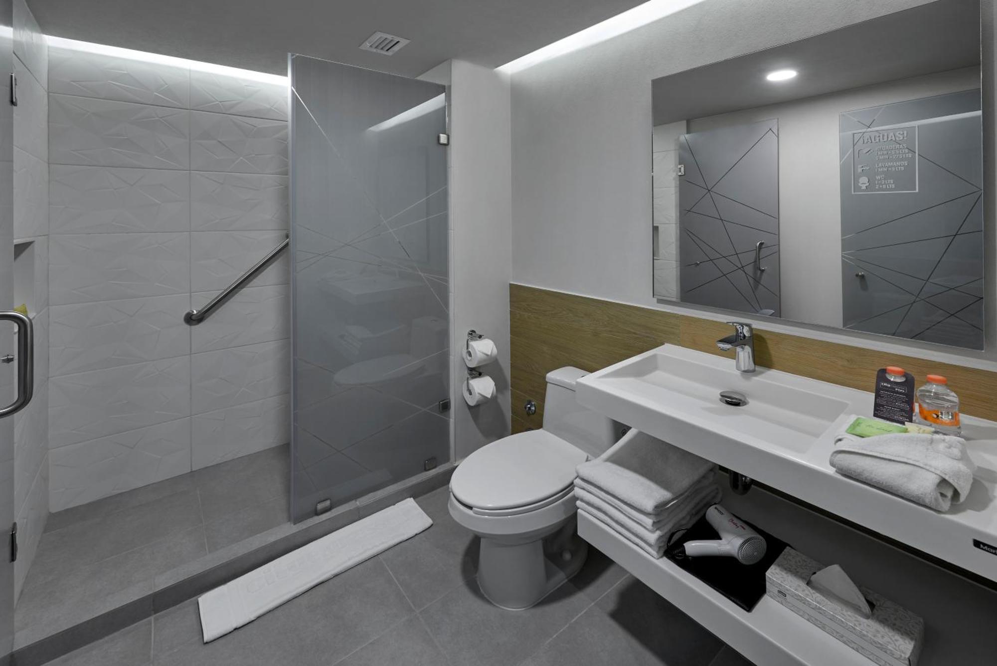 City Express Plus By Marriott Cancun Aeropuerto Riviera Extérieur photo