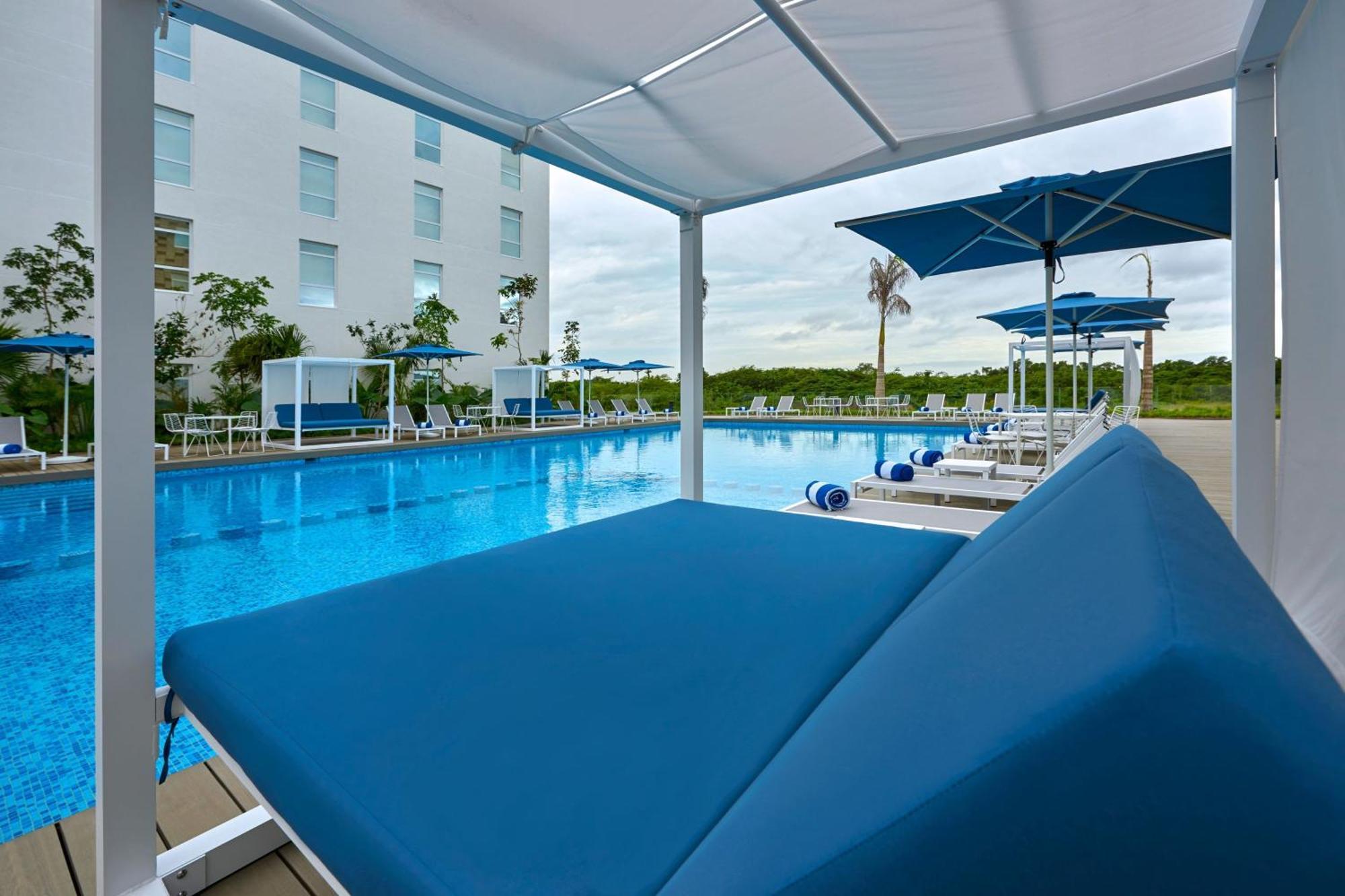 City Express Plus By Marriott Cancun Aeropuerto Riviera Extérieur photo