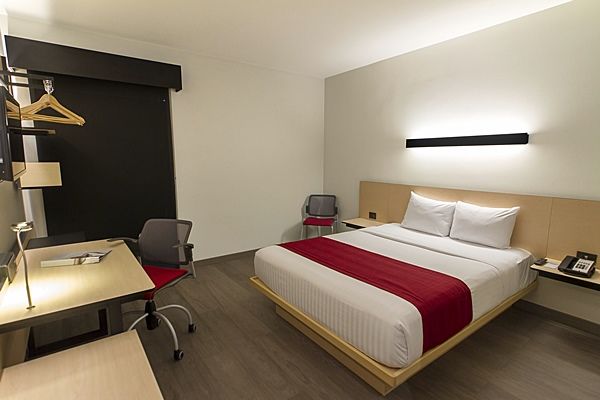 City Express Plus By Marriott Cancun Aeropuerto Riviera Extérieur photo