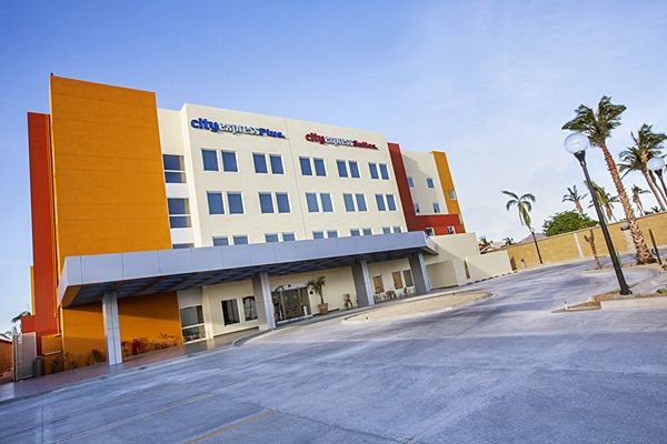 City Express Plus By Marriott Cancun Aeropuerto Riviera Extérieur photo