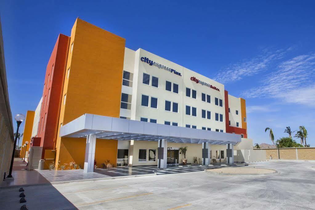 City Express Plus By Marriott Cancun Aeropuerto Riviera Extérieur photo