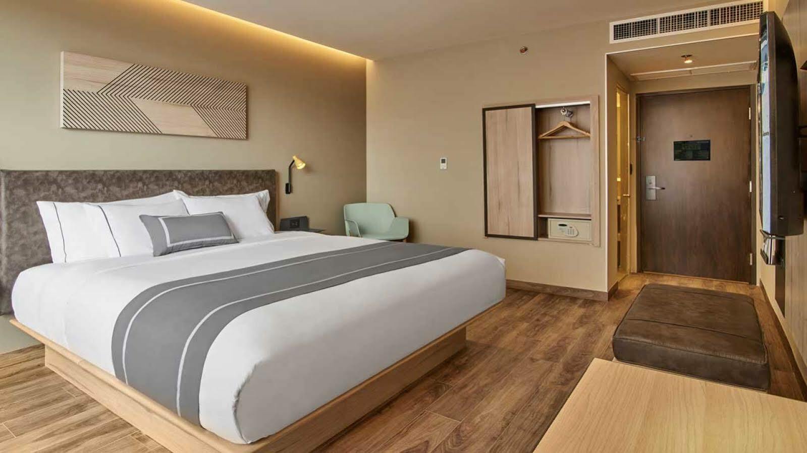 City Express Plus By Marriott Cancun Aeropuerto Riviera Extérieur photo